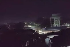 Mob Surrounds Police Station Near Manipur Chief Minister's House, Cops Fire In Air Mob Surrounds Police Station Near Manipur Chief Minister's House, Cops Fire In Air