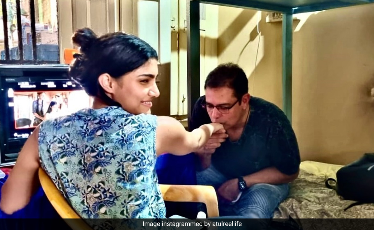 To Debutante Alizeh, A Moving Note From Dad Atul Agnihotri: "Stay Humble"