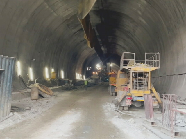 Huge Op To Rescue 40 Trapped In Uttarakhand Tunnel, Other Top Stories