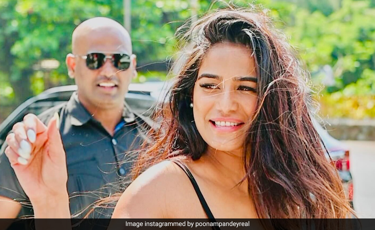 Poonam Pandey Alive: मौत की झूठी खबर फैलाना पूनम पांडे को पड़ा भारी, थाने में शिकायत दर्ज; सोशल मीडिया पर भी फजीहत