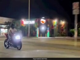 <i>'Moye Moye'</i> Trend Used By Delhi Police To Caution Against Road Accidents <i>'Moye Moye'</i> Trend Used By Delhi Police To Caution Against Road Accidents
