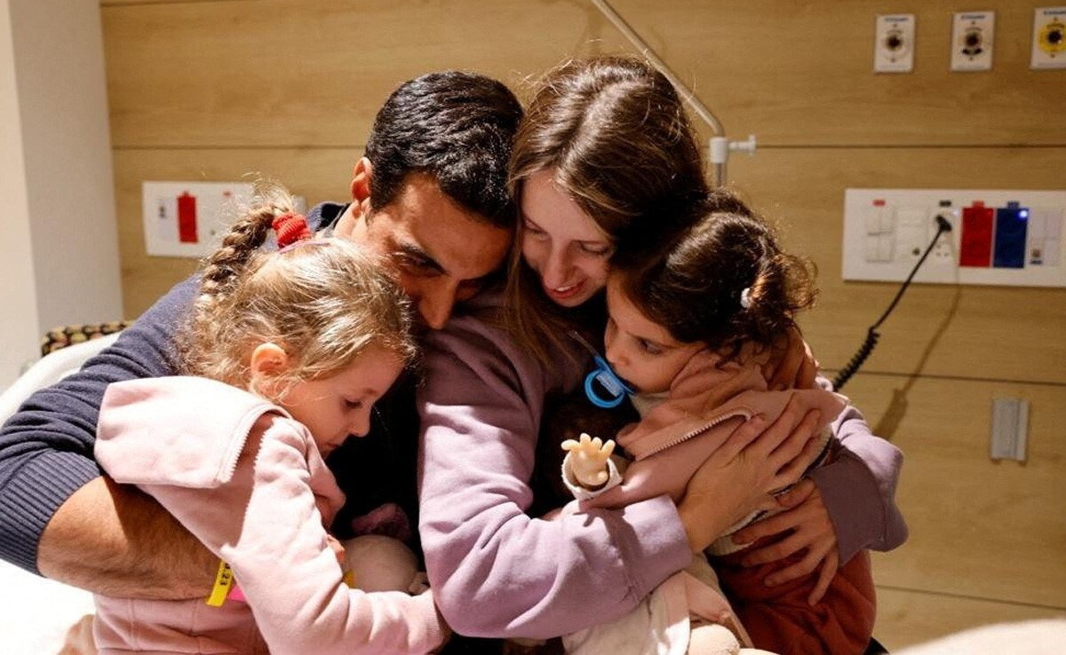 "I Dreamt We Came Home": Israeli Girl Released After 50 days From Gaza