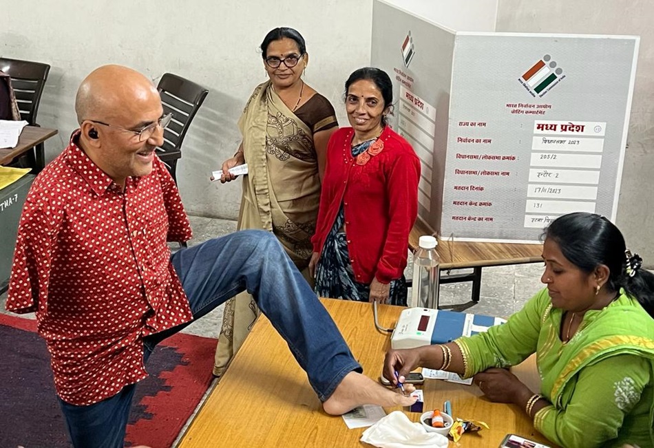 MP Election : लोकतंत्र के सच्चे सिपाही, इनके जज्बे को सलाम,  दिव्यांग-बुजुर्गों ने कैसे निभाया फर्ज? देखिए यहां