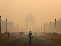 जहरीली हवा, आंखों में जलन, ख़तरनाक बीमारियों के इंतज़ार में दिल्ली, यूज़र्स बोल रहे हैं- हम मौत से खेल रहे हैं! जहरीली हवा, आंखों में जलन, ख़तरनाक बीमारियों के इंतज़ार में दिल्ली, यूज़र्स बोल रहे हैं- हम मौत से खेल रहे हैं!