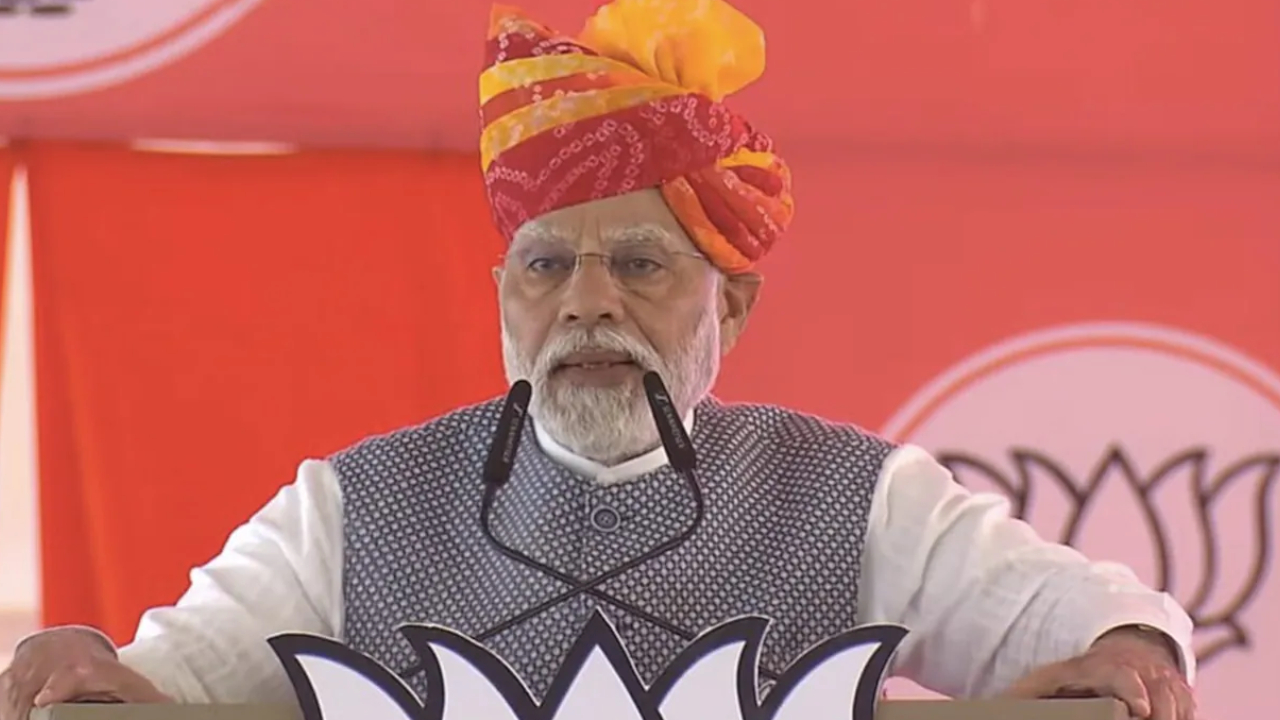 'मंत्री महिलाओं का अपमान करता है और कांग्रेस उसको सम्मान देती है': पीएम मोदी