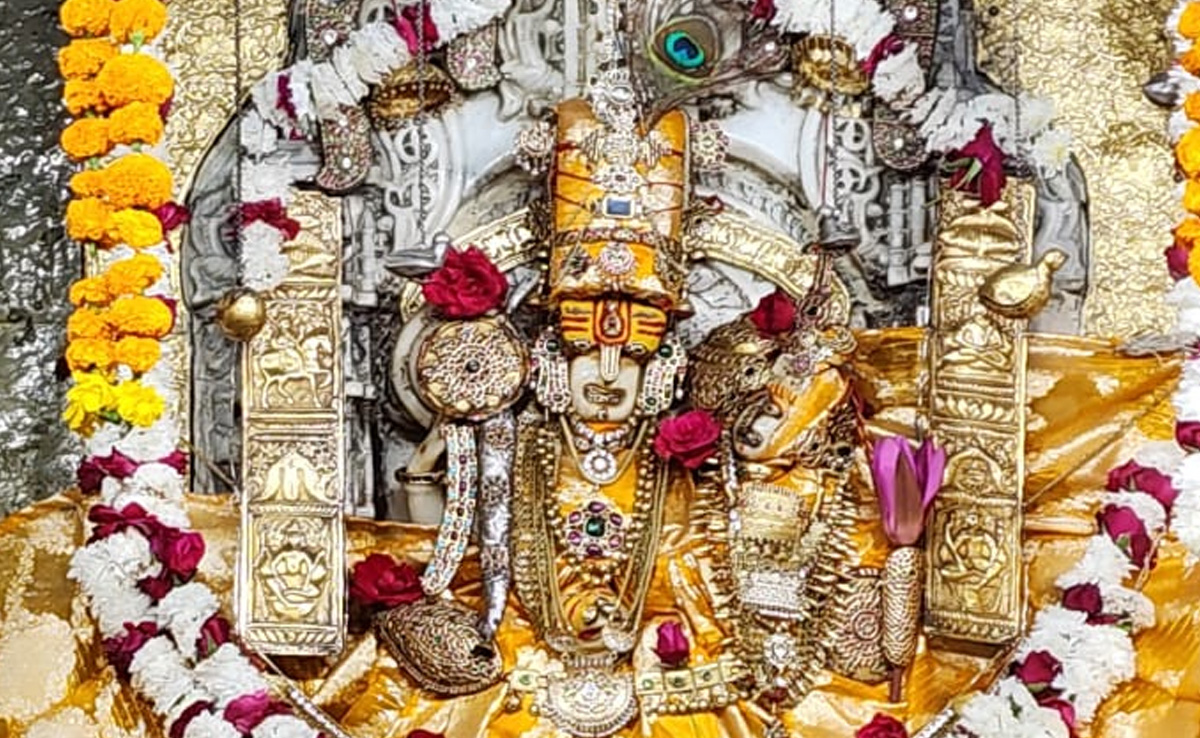 धनतेरस पर जैसलमेर के लक्ष्मीनाथ मंदिर में उमड़ा आस्था का जनसैलाब, पांच दिवसीय दीपोत्सव का हुआ आगाज