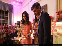 ‘‘दीयों की रोशनी के साथ उज्ज्वल भविष्य की उम्मीद'': ऋषि सुनक ने दी दिवाली पर शुभकामनाएं ‘‘दीयों की रोशनी के साथ उज्ज्वल भविष्य की उम्मीद'': ऋषि सुनक ने दी दिवाली पर शुभकामनाएं