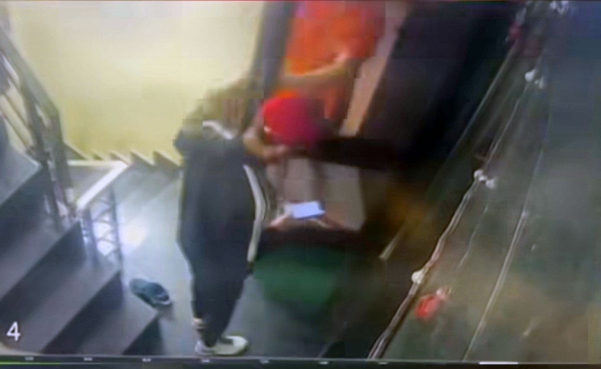 Delivery Agent "Caught" On Camera Stealing Shoes Outside Home, Video Goes Viral