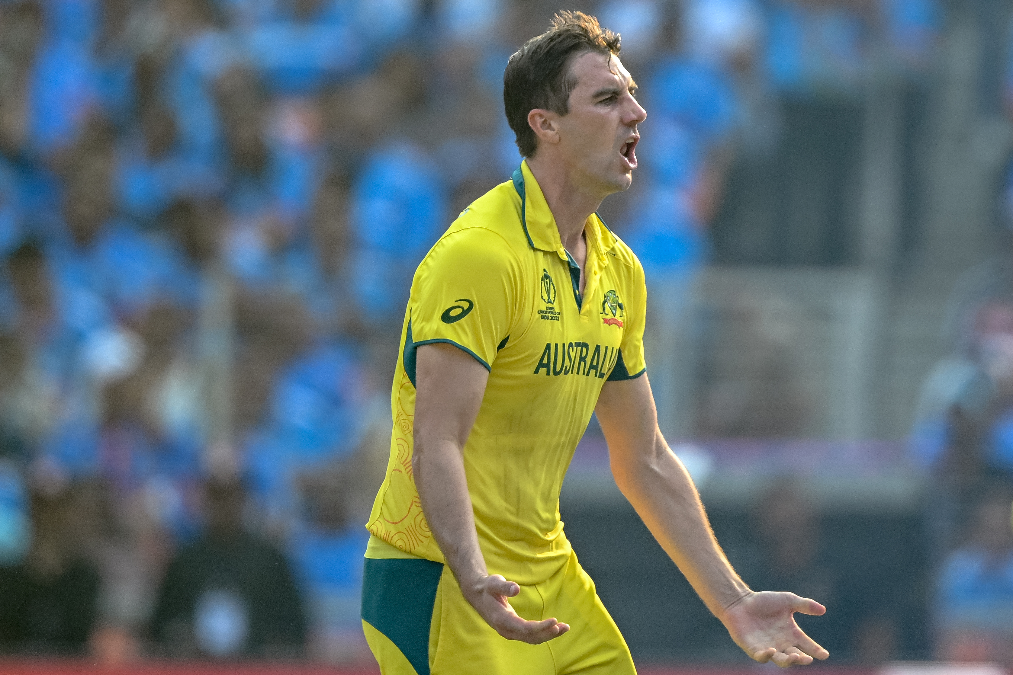 Pat Cummins: विश्व कप ट्रॉफी के साथ पैट कमिंस ने साबरमती नदी किनारे क्रूज नौका पर खिंचवाई फोटो, यहां देखें