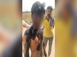 शर्मनाक! युवक का मुंह काला कर सरेआम भरी बाजार में घुमाया, यह था मामला शर्मनाक! युवक का मुंह काला कर सरेआम भरी बाजार में घुमाया, यह था मामला