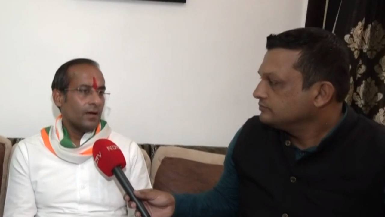 गोविंदपुरा से कांग्रेस उम्मीदवार रविंद्र साहू झूमरवाला के साथ देखिए NDTV का स्पेशल शो 'नेताजी घर पर हैं'