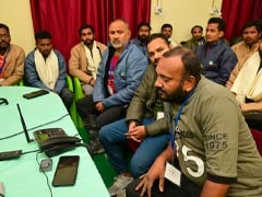 प्रधानमंत्री मोदी ने सुरंग से निकाले गए श्रमिकों से फोन पर की बात, बचाव अभियान को बताया मिसाल प्रधानमंत्री मोदी ने सुरंग से निकाले गए श्रमिकों से फोन पर की बात, बचाव अभियान को बताया मिसाल