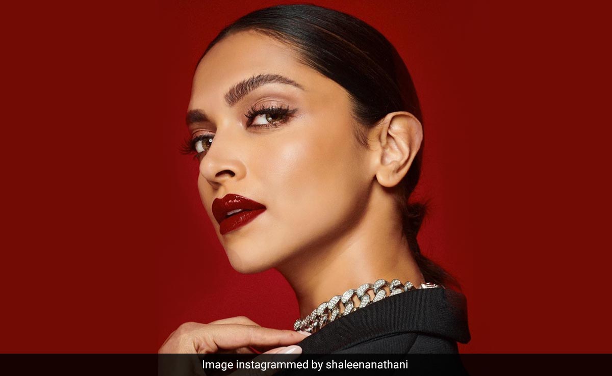 5 लिपस्टिक जो फेस्टिव सीजन में देंगी आपको स्‍टाइलिश लुक, खरीदें इन्‍हें और पाएं 7 फीसदी तक रिवॉर्ड