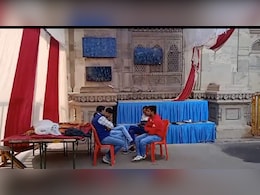 Gwalior: बारिश के चलते EVM स्ट्रांग रूम की LED हुई बंद, कांग्रेस कार्यकर्ताओं में मचा हड़कंप 