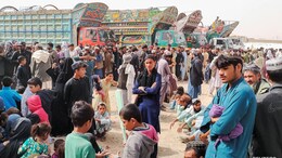 Pakistan Extends 1.45 Million Afghan Refugees' Right To Remain By 1 Year