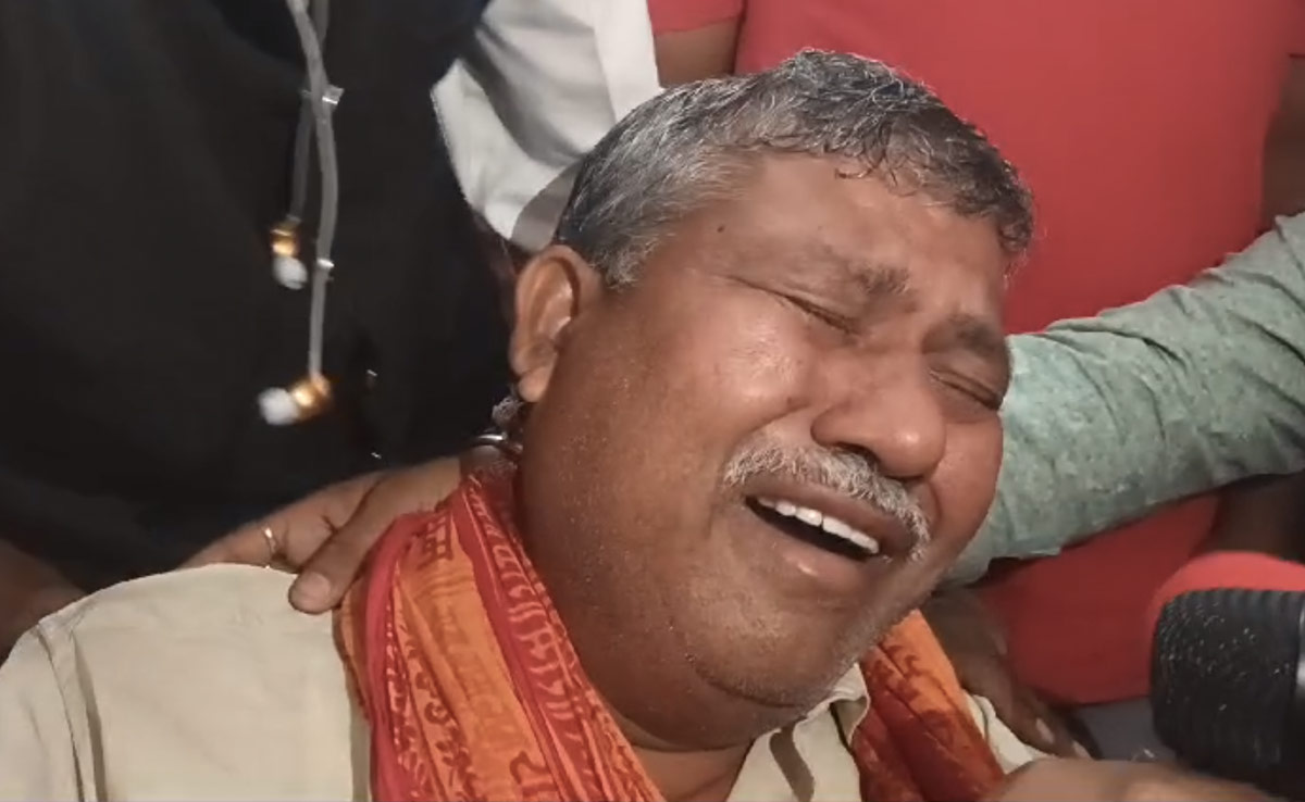 VIDEO: टिकट नहीं मिलने पर फूट-फूट कर रो पड़े भाजपा नेता हकरू मईड़ा, भरेंगे निर्दलीय पर्चा