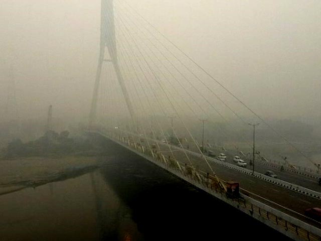 प्रदूषण से देश की राजधानी दिल्ली में खतरनाक हालत