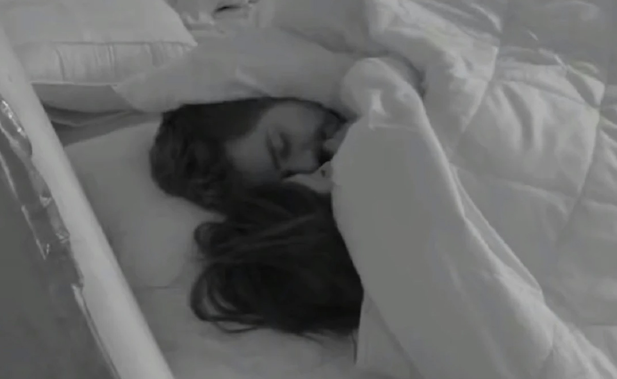 बिग बॉस 17 में ईशा और समर्थ के KISS ने मां-बाप को किया शर्मसार, बोले- हम पहले की तरह...