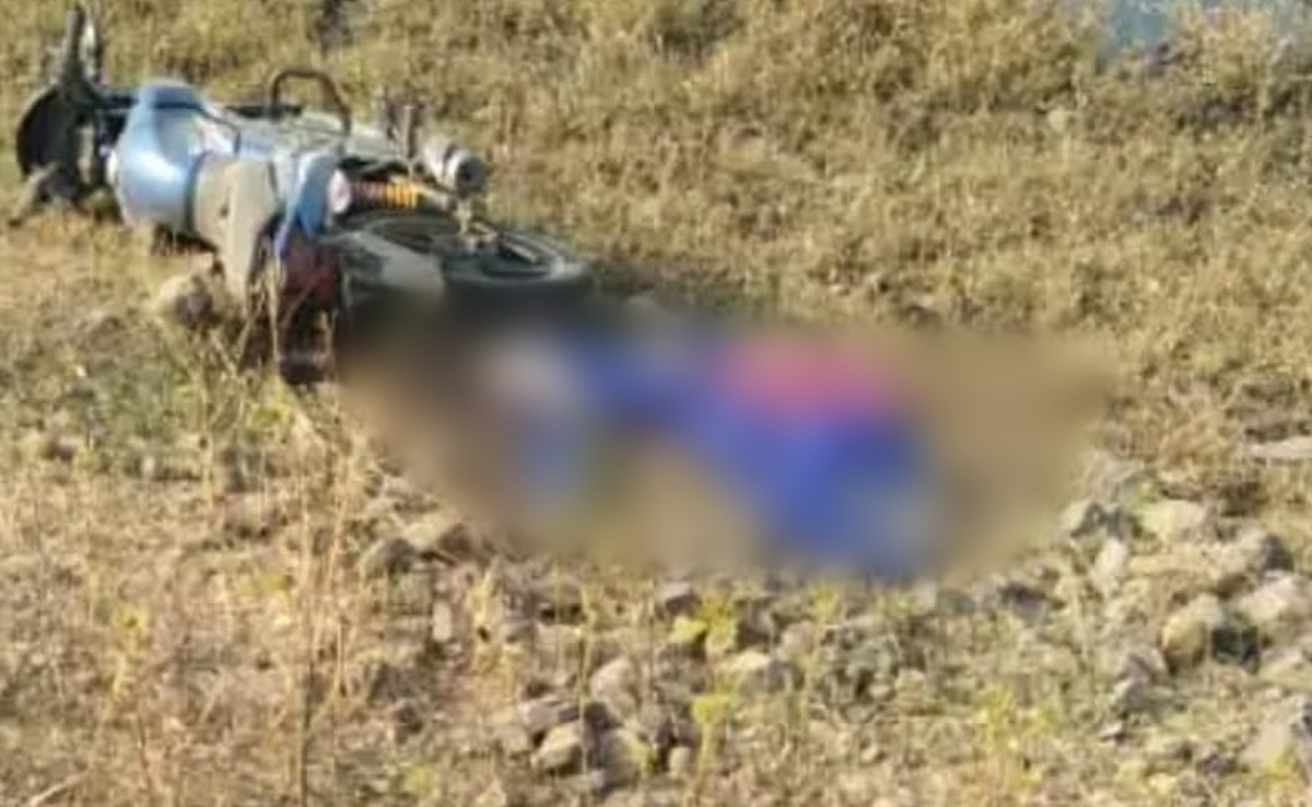 चुनाव प्रचार काफिले की चपेट में आने से बाइक सवार विवाहिता की मौत, पति घायल