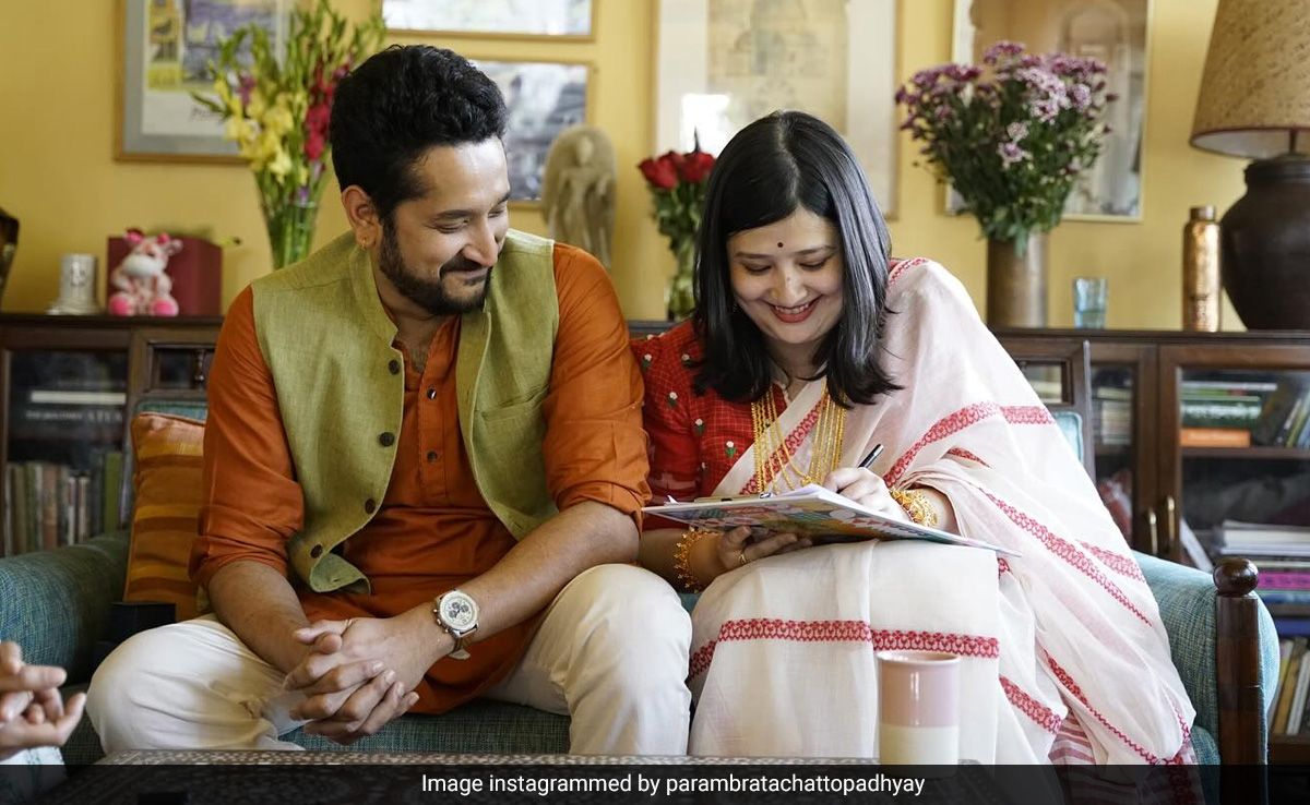 <i>Kahaani</i> Actor Parambrata Chatterjee Marries Fiancee Piya Chakraborty In An Intimate Ceremony. Pics Inside