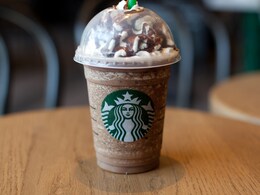 Man Angers Girlfriend By Giving Fake Name At Starbucks, Asks Reddit For Advice