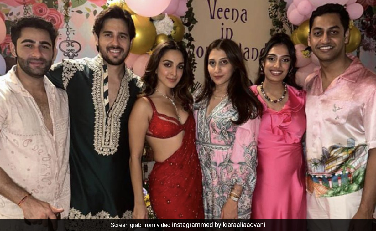 Kiara Advani With Her <i>"Patakas"</i> Looks Like One Herself In A Red <i>Saree</i>