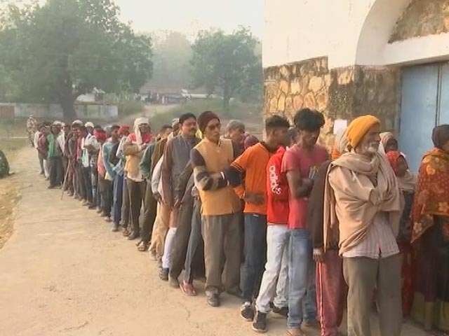 मध्य प्रदेश के सभी 230 विधानसभा सीटों पर मतदान शुरू, मैदान में 2533 उम्मीदवार