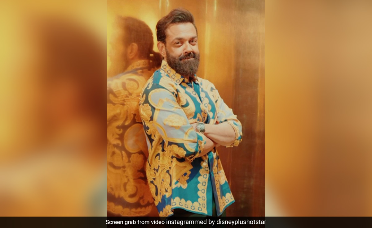 बॉबी देओल ने पापा धर्मेंद्र और बहन अजीता की शेयर की अनदेखी तस्वीर, हीमैन ने कमेंट में शेयर कर दिया बेटी का निक नेम 