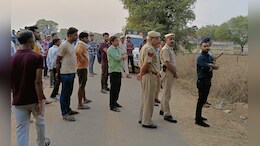 नामांकन खारिज हुआ तो मोबाइल टॉवर पर चढ़ गया निर्दलीय प्रत्याशी, दोबारा जांच के आश्वासन पर उतरा