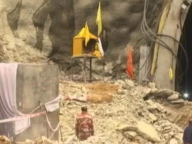 उत्तरकाशी सुरंग के पास बनी कलाकृति बनीं चर्चा का विषय