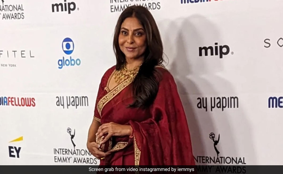 Shefali Shah's Red Torani <i>Saree</i> Was More Fiery Than The Emmy 2023 Red Carpet Itself