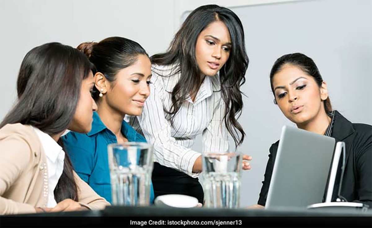 हर हफ़्ते औसतन 47.7 घंटे काम करते हैं भारतवासी, US-UK बहुत पीछे : ILO के आंकड़े