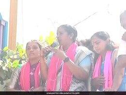 K Kavitha Faints During Roadshow, Then Posts "Doing Just Well" With Video K Kavitha Faints During Roadshow, Then Posts "Doing Just Well" With Video
