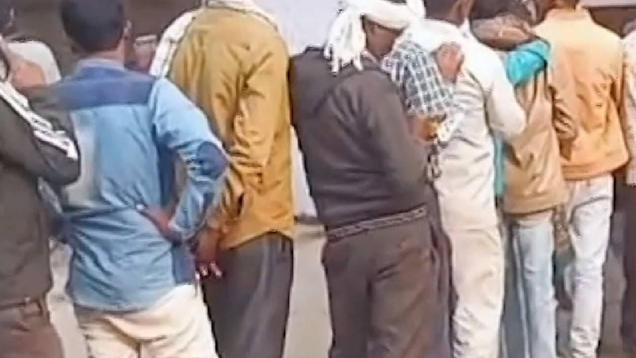 भिंड में गहराया खाद का संकट, मंडी में लगी किसानों की लंबी लाइन