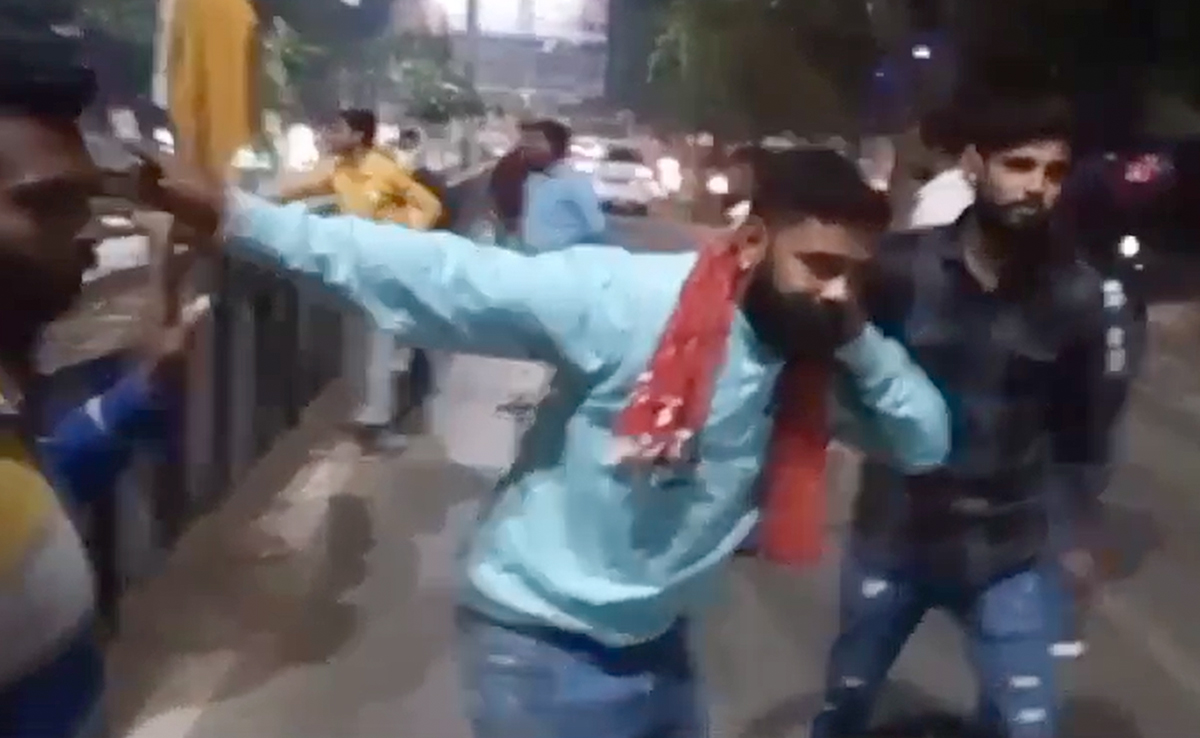 ग्वालियर में मतदान के पहले भारी बवाल, झंडा-बैनर लगाने को लेकर दो पक्षों में फायरिंग और मारपीट
