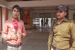 MP Election 2023: सिंगरौली में कड़ी सुरक्षा के बीच स्ट्रांग रूम में रखी गईं EVM मशीन MP Election 2023: सिंगरौली में कड़ी सुरक्षा के बीच स्ट्रांग रूम में रखी गईं EVM मशीन