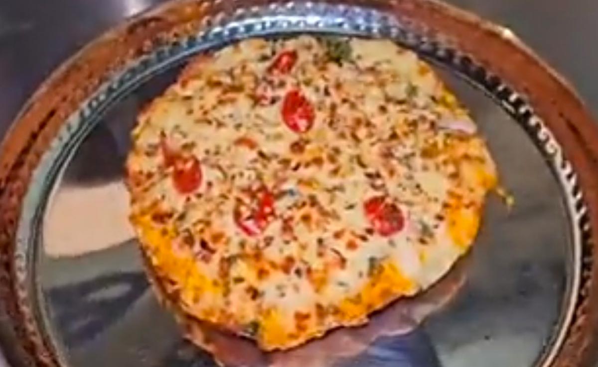 After Saag Pizza, Misal Pizza Is The Latest Desi Experiment Haunting Foodies