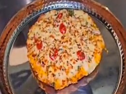 साग पिज़्ज़ा के बाद, मिसल पिज़्ज़ा के लेटेस्ट देसी एक्सपेरिमेंट को देख इंटरनेट पर आए ऐसे रिएक्शन... साग पिज़्ज़ा के बाद, मिसल पिज़्ज़ा के लेटेस्ट देसी एक्सपेरिमेंट को देख इंटरनेट पर आए ऐसे रिएक्शन...