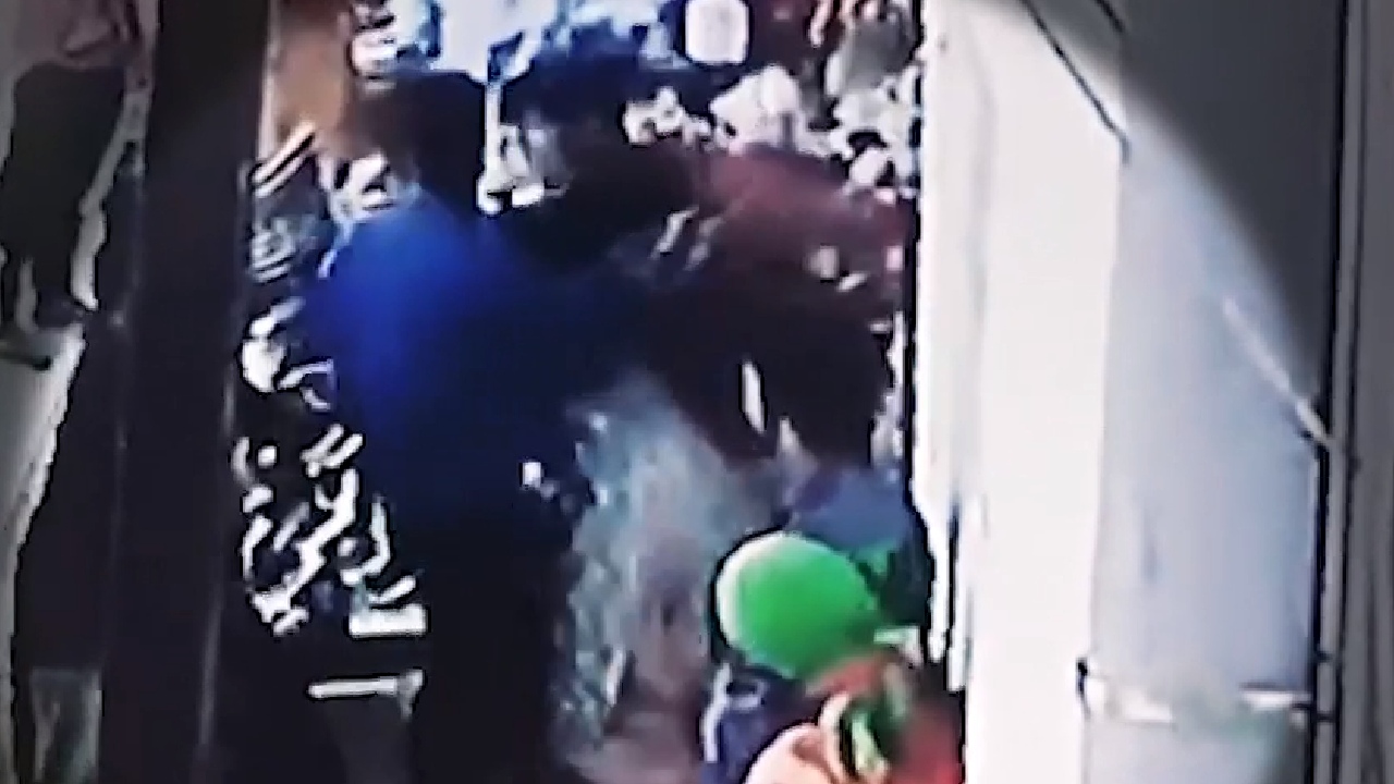 छत्तीसगढ़ के अंबिकापुर में बुजुर्ग महिला के साथ मारपीट का सीसीटीवी वीडियो वायरल