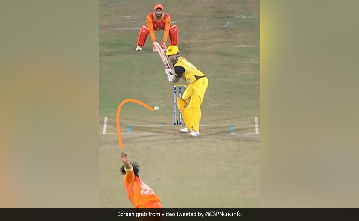 श्रीसंत ने गेंदबाजी से मचाया गदर, 'स्व‍िंग मैज‍िक' के सामने बेबस दिखे बल्लेबाज, आखिरी ओवर में ऐसे पलट दी हारी हुई बाजी, Video