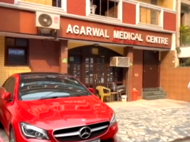 दिल्ली में फर्जी डॉक्टरों का गोरखधंधा, धड़ाधड़ कर रहे थे सर्जरी, 4 गिरफ्तार