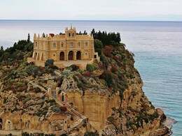 Italy Villages Offering Rs 25 Lakh To Move There, But There's A Catch Italy Villages Offering Rs 25 Lakh To Move There, But There's A Catch