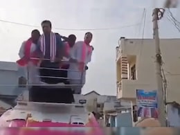 चुनाव प्रचार के दौरान गाड़ी से गिरते-गिरते बचे तेलंगाना सरकार के मंत्री KTR, देखें VIDEO चुनाव प्रचार के दौरान गाड़ी से गिरते-गिरते बचे तेलंगाना सरकार के मंत्री KTR, देखें VIDEO