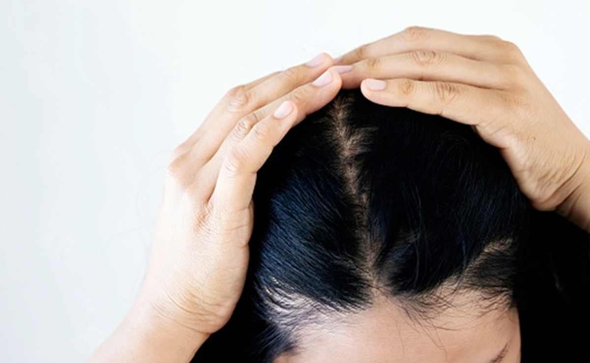 बालों को घना, मजबूत और लंबा बनाते हैं ये 4 हेयर मास्क, हफ्ते में एक भी लगा लेंगी तो जुल्फें दिखने लगेंगी खूबसूरत 