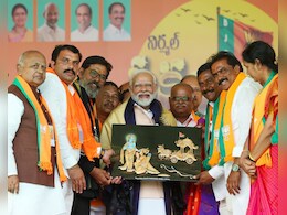 "I'll Be Upset If...": PM Pauses Speech, Urges People Not To Climb Towers