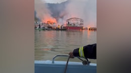 3 Tourists From Bangladesh Die In Houseboat Fire At Srinagar's Dal Lake