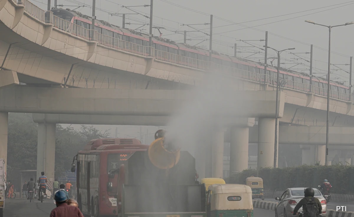 How 'Severe' Air Pollution In Delhi Is Leading To Digestive Disorders How 'Severe' Air Pollution In Delhi Is Leading To Digestive Disorders
