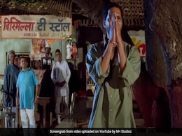 खाना मांगने पर डायरेक्टर से हो गया था झगड़ा, फाड़ दी थी शर्ट, भूखे पेट बनियान में ही शॉट देने के मजबूर हुए थे नाना पाटेकर खाना मांगने पर डायरेक्टर से हो गया था झगड़ा, फाड़ दी थी शर्ट, भूखे पेट बनियान में ही शॉट देने के मजबूर हुए थे नाना पाटेकर