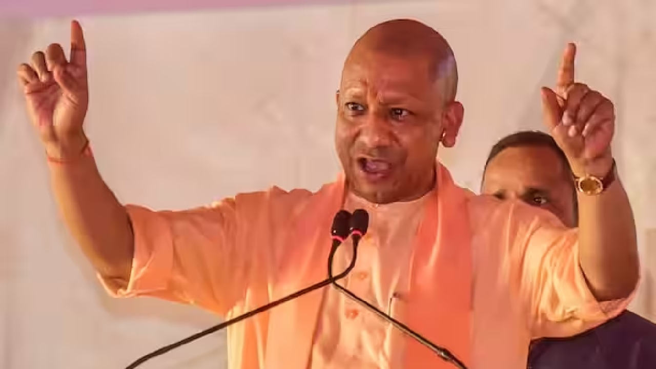 Chhattisgarh Elections 2023: कवर्धा में सीएम योगी ने कांग्रेस पर किया हमला