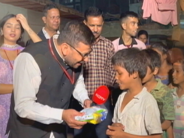 NDTV Spreads Diwali Cheer Among Underprivileged Residents Of Delhi